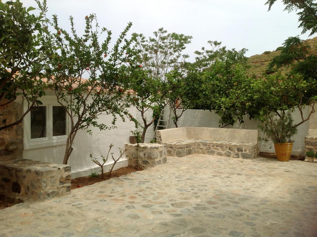 Kiki'S Houses Vlichos Đảo Hydra Ngoại thất bức ảnh